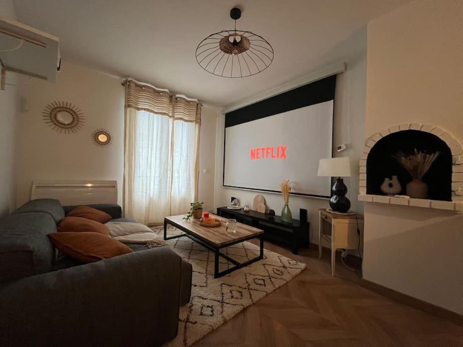 Апартаменты T3 Cinema - Centre Historique, Bord De Loire Тур Экстерьер фото